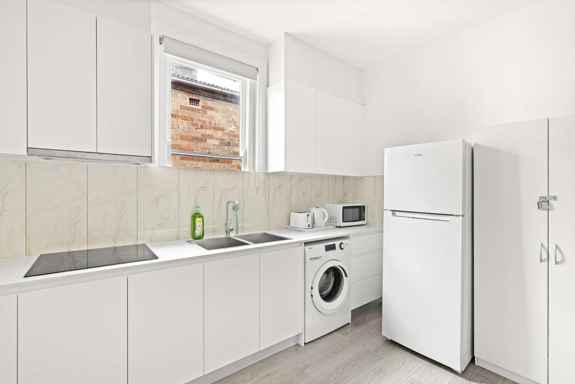 Guest house Rustic Single - Centrally Located - Shared Bathroom